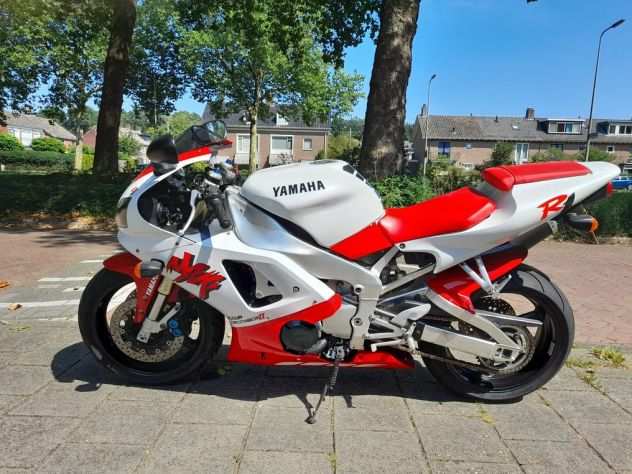 Yamaha - R1 - 1000 cc