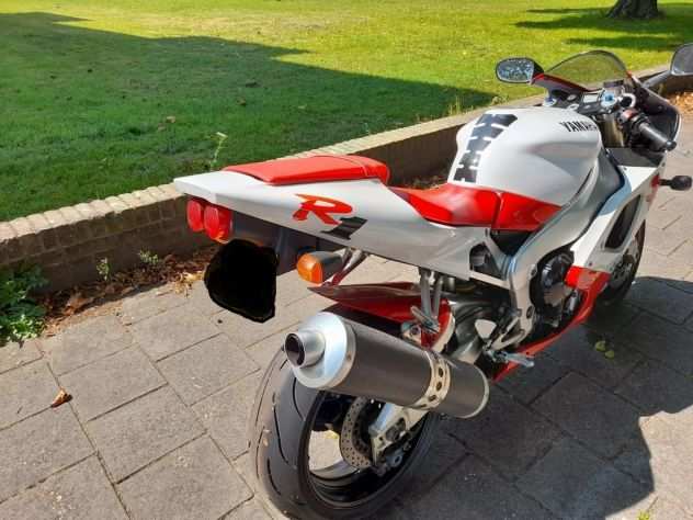 Yamaha - R1 - 1000 cc