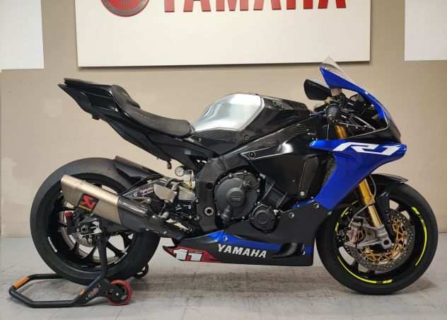 Yamaha R1 M ex CIV