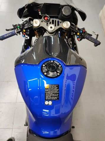 Yamaha R1 M ex CIV