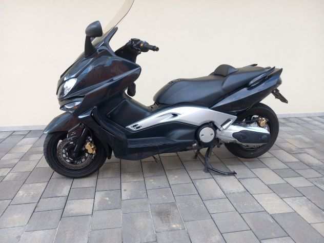 Yamaha T Max 500 valuto permute con auto