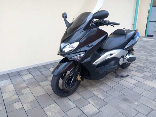 Yamaha T Max 500 valuto permute con auto