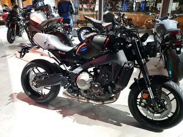 YAMAHA XSR 900