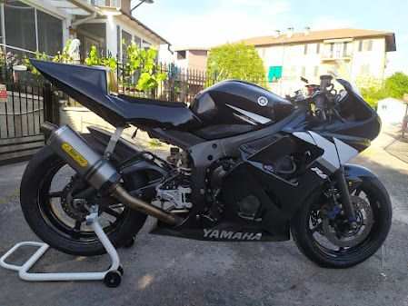 YAMAHA YZF R6