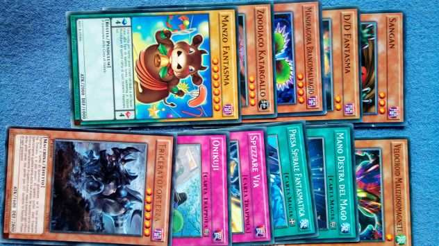 Yu-Gi-Oh lotto carte e buste nuove come da annuncio