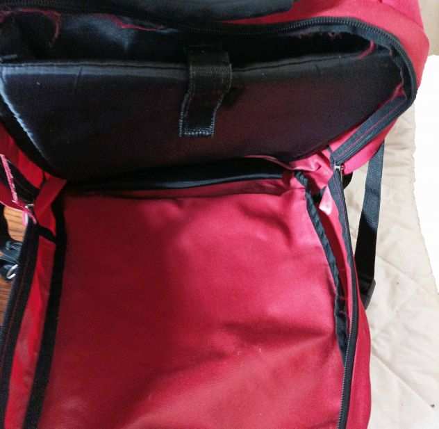 ZAINO EASTPAK colore rosso