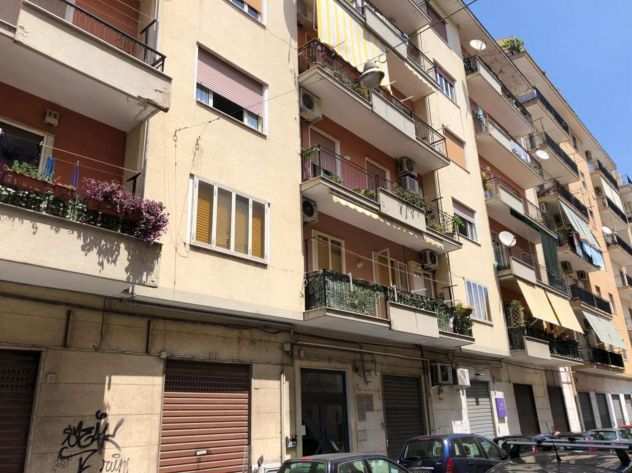 ZONA CAMPIONE - VIA GELSO - LOCALE DI 67 MQ CON SOPPALCO