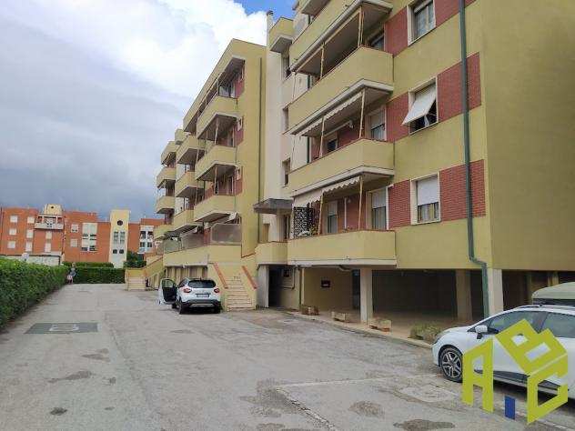 Zona mare Rosignano Solvay - Rif. 1542. A 200 mt dal mare, appartamento piano primo composto da ingresso, soggiorno con balcone, tinello, cucinotto, c