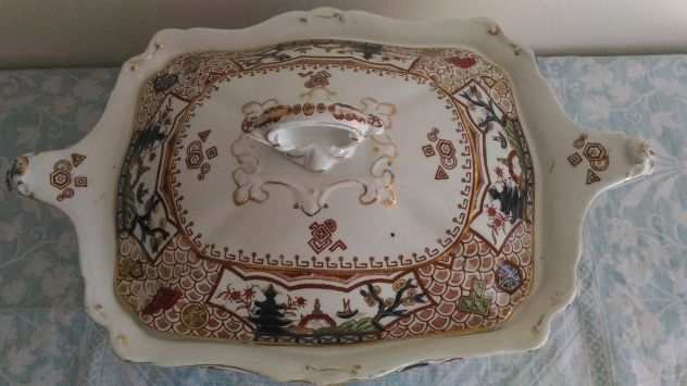Zuppiera in porcellana di fine 1800